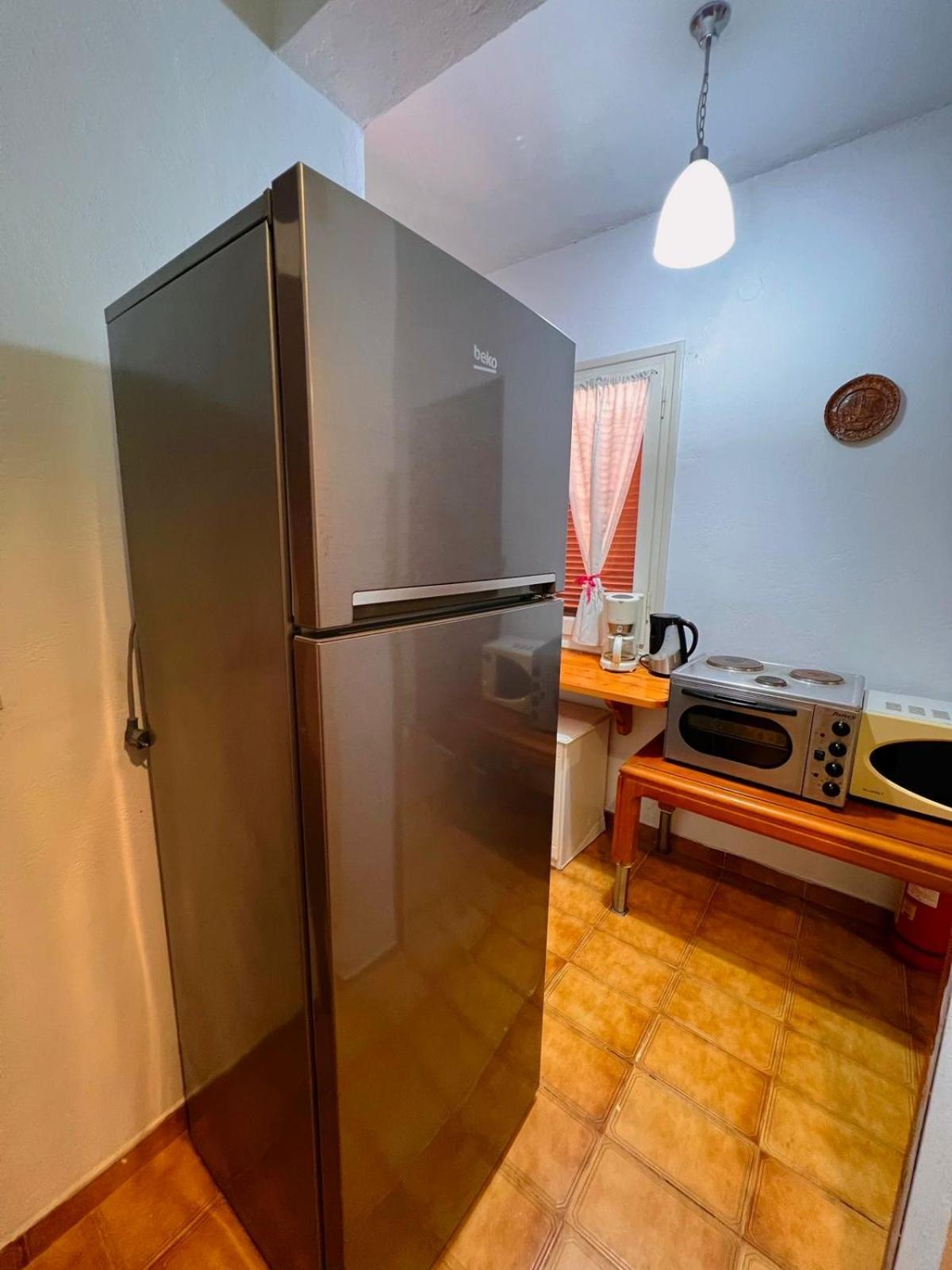 Stefanos Apartments By Sv Alians アギオス・ゴルディオス エクステリア 写真