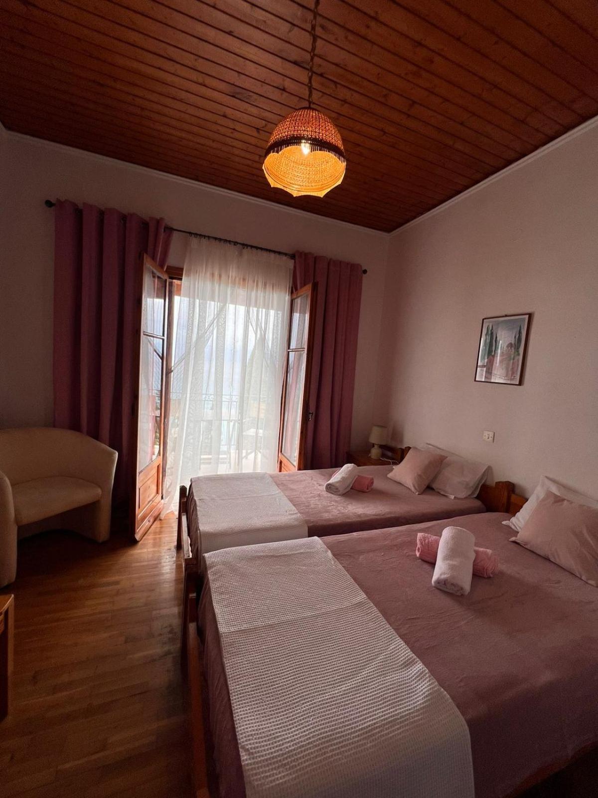 Stefanos Apartments By Sv Alians アギオス・ゴルディオス エクステリア 写真